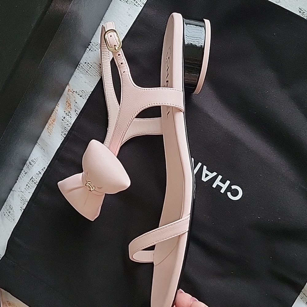 CHANEL Light Pink Bow Sandals, 39 - Picture 7 of 10